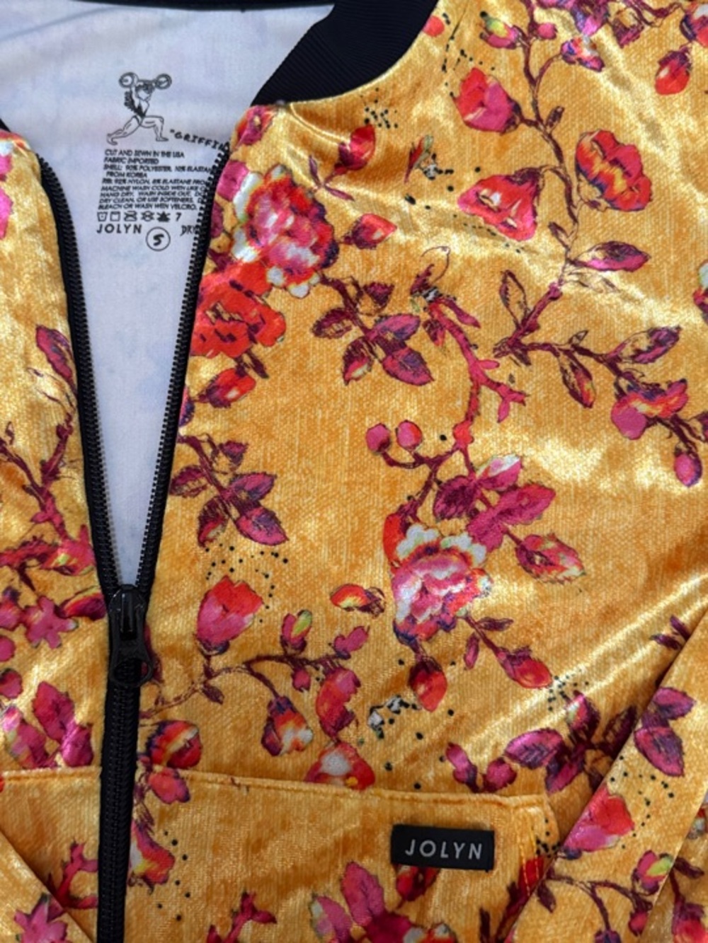 JOLYN VINTAGE GRIFFAN Floral Velvet Bomber Jacket - Gold with Pink Floral - Picture 5 of 6
